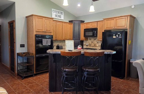 Toronto Cabin | Toronto Lake Lodge - Sleeps 10-12, Boat Parking, Private Pond Access