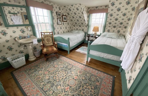 Coon Rapids House | Toshiama Room in the Historic Garst Farmhouse at Whiterock Conservancy
