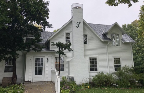 Coon Rapids House | Toshiama Room in the Historic Garst Farmhouse at Whiterock Conservancy