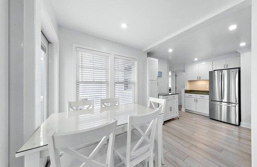 Beach Haven Terrace House | TOTALLY RENOVATED 6 BEDROOM HOME NEXTDOOR TO PICKLEBALL COURTS!