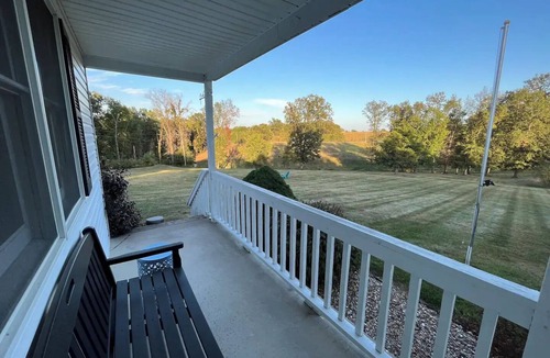 Monroe City House | Totally Renovated Home on 5 Acres - Just 4 Miles From Mark Twain Lake
