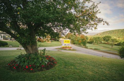 Gorham Resort | Town & Country Inn & Resort