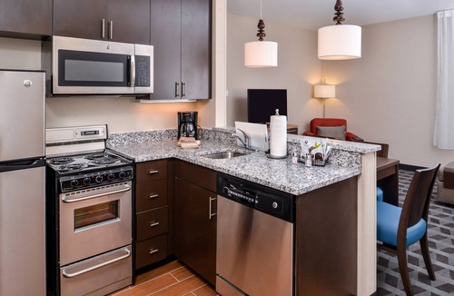 West Ashley Hotel | TownePlace Suites by Marriott Charleston-West Ashley