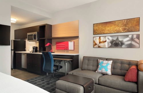 Dubuque Hotel | TownePlace Suites by Marriott Dubuque Downtown