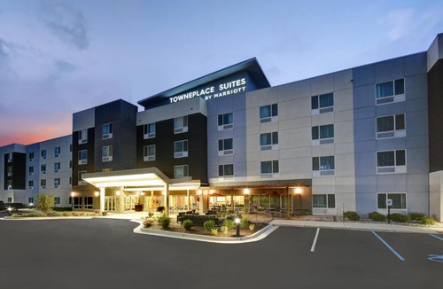 Wyoming Hotel | TownePlace Suites by Marriott Grand Rapids Wyoming