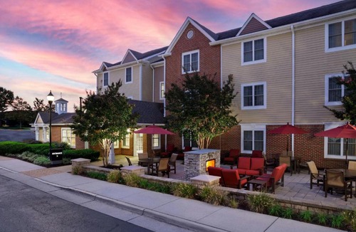 Sterling Hotel | TownePlace Suites Dulles Airport