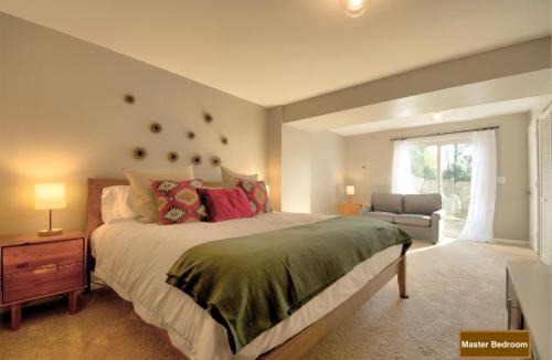 Countryside House | Townhome in Northern Virginia, Close to DC, Pets Okay, Fenced Yard, Fast