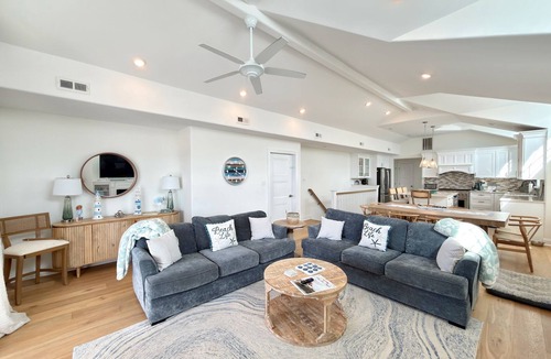 Sea Isle City House | Townhouse close to all dining and entertaining downtown Sea Isle has to offer