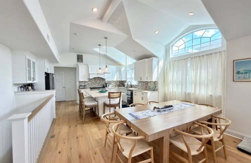 Sea Isle City House | Townhouse close to all dining and entertaining downtown Sea Isle has to offer