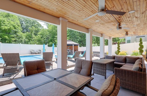 Golts Apartment | Townsend Suite w/ Shared Pool & Lounge Patio!