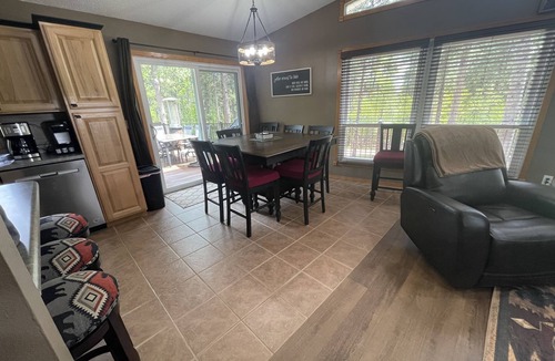 Lead Cabin | Trailer & Parking Friendly, 24x56 Garage, 5-bedroom, 3-bath, Newly renovated!