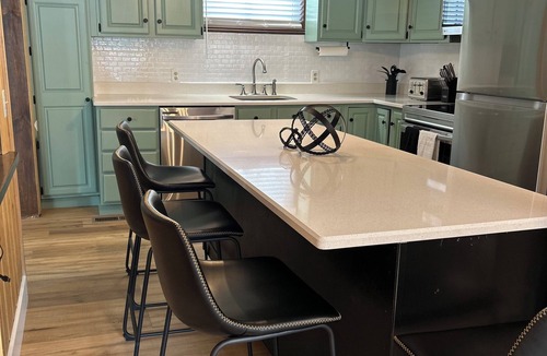 St. Helen House | Trailing with a Twist