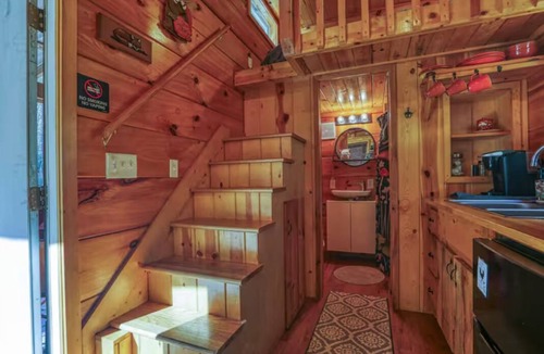 Newport Cabin | Tranquil 2-bedroom cabin with AC in charming Newport