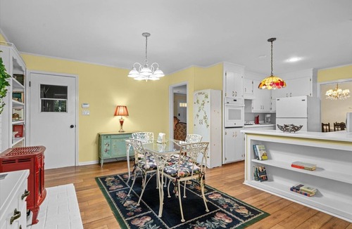 Dalton House | Tranquil 3-bedroom farmhouse in Dalton with all you need