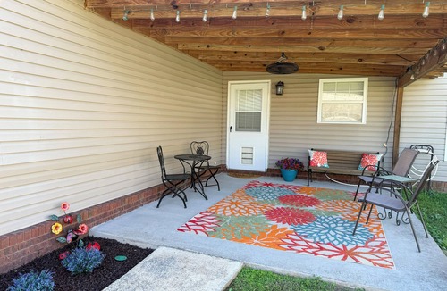 Hartselle House | Tranquil 3-bedroom house near stadium, park, downtown in Hartselle