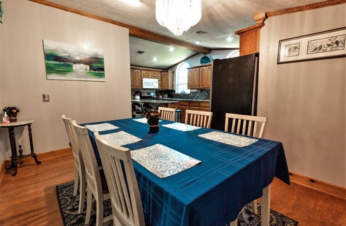 Pettit House | Tranquil Bay House on Lake Tenkiller near Tahlequah