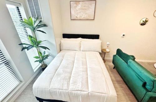 Downtown Des Moines Apartment | Tranquil Escape