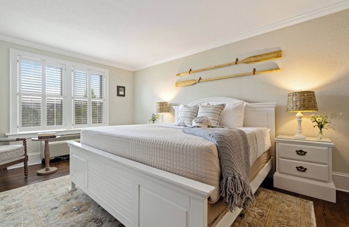Historic Downtown Manteo Hotel | Tranquil House Inn