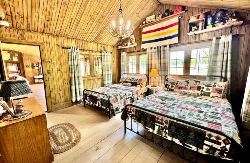 Tahlequah House | Tranquil Riverfront Cabin Retreat with Wildlife, Trails & Open Skies in Tahlequah, Oklahoma