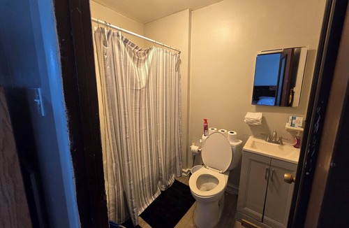 Camden Apartment | Tranquil Studio apartment with AC in charming Camden near Philadelphia