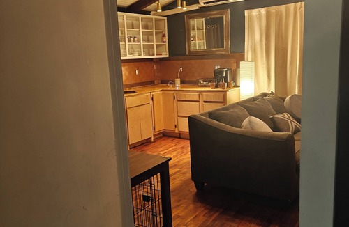 Canton Cottage | Tranquil Treehouse Cottage 10 mins from Downtown Canton
