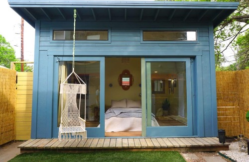 University Hills and Windsor Park House | Tranquil Zen Cove guest house w/backyard garden- 5 mi from DT!
