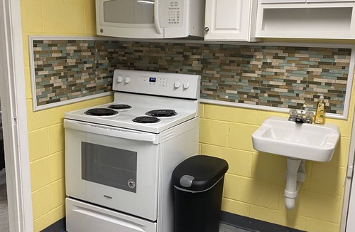 Florence House | Travel Nurses Only - Cozy, Comfortable and Clean Home