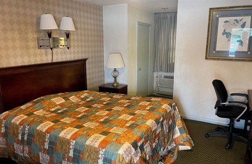 Huntington Hotel | Traveler's Motel