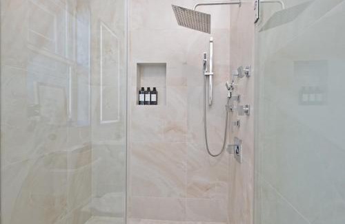 McGinley Square Apartment | Travelers Dream that's Mins to NYC having Game Room and Parking