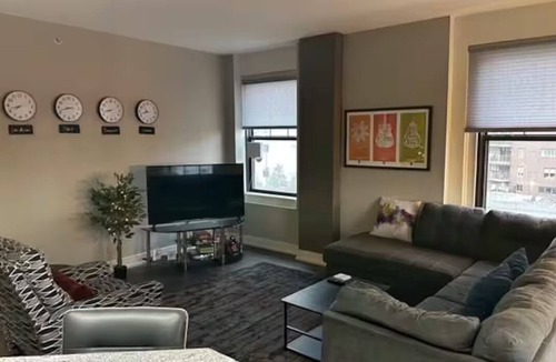 Downtown Des Moines Condo | Traveler’s Haven - 2BR 2BA in Court District
