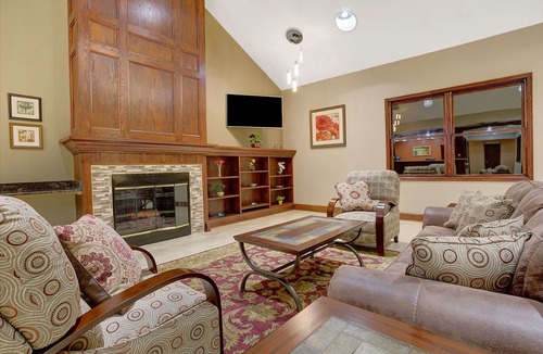 Iowa City Hotel | Travelodge by Wyndham Iowa City
