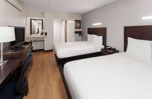 Peoria House | Travelodge by Wyndham Peoria