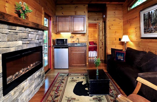 Boone Cabin | Tree House-Style Luxury Cabin in the Blue Ridge Mountains, North Carolina