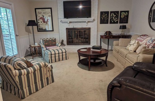 Durham House | Tree-Lined Durham Escape w/Chef’s Kitchen