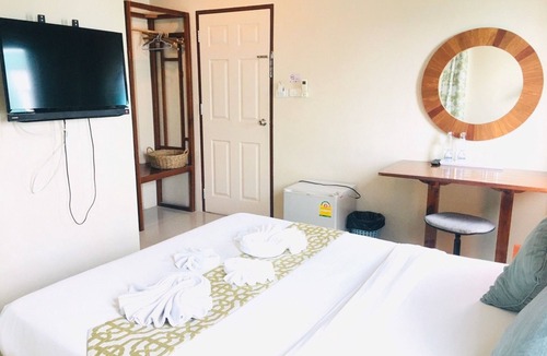 Ban Don Chan Hotel | Tree Retro