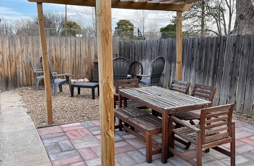 Hoisington House | Triple S Lodge at the Bottoms