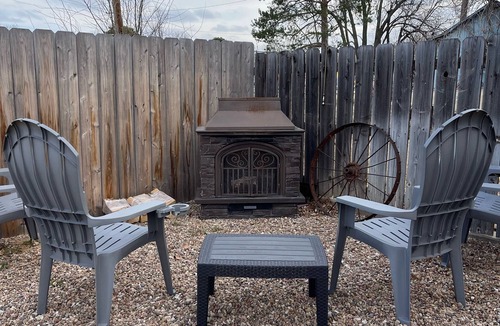Hoisington House | Triple S Lodge at the Bottoms