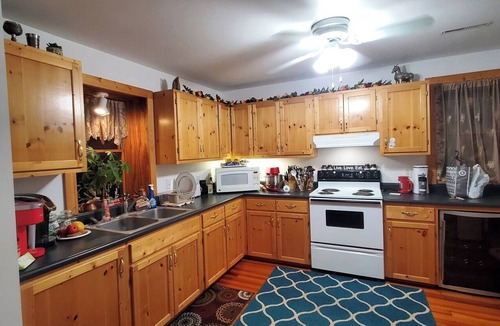 Elk Horn Apartment | Troll Hunter Headquarters Full 3-Bedroom Apartment Overlooking Downtown Elk Horn