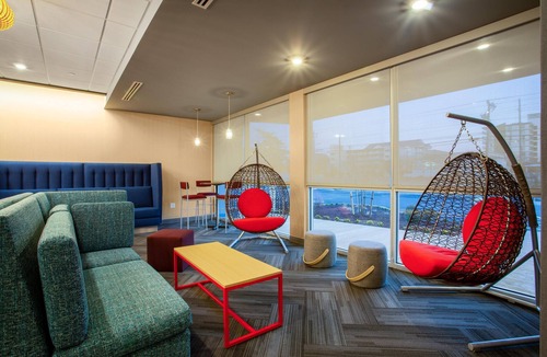 Midtown Ocean City Hotel | Tru by Hilton Ocean City Bayside