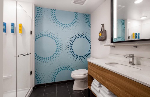 Midtown Ocean City Hotel | Tru by Hilton Ocean City Bayside