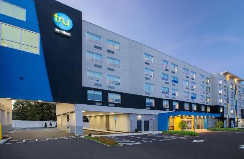 Midtown Ocean City Hotel | Tru By Hilton Ocean City Bayside, Md