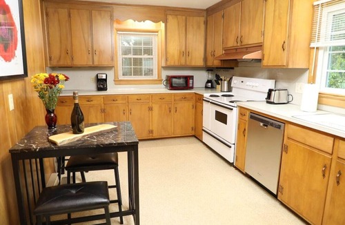 Durham House | Tudor Cottage | Duke Forest | First Floor Suite