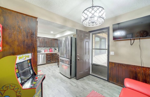 South Tulsa Cottage | Tulsa Area Home w/Fenced Yard: Pets Welcome!