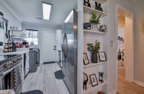 Tuscaloosa Condo | Turner Round - Book for 30 days or more! Quiet Complex.