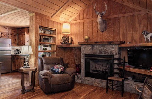 Deep Gap Cabin | Twin Creeks Cabin - RIVER FRONT! *Hot tub* 4 acres! Pets OK