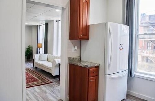Dubuque Apartment | Twin Retreats with 5BR, 3BA-Perfect for Groups