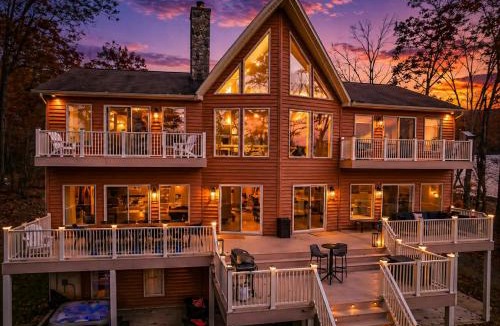 Mineral House | Ultimate LKA Retreat Boatdock Heated Pool Hottub