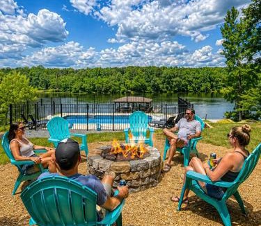 Mineral House | Ultimate LKA Retreat Boatdock Heated Pool Hottub