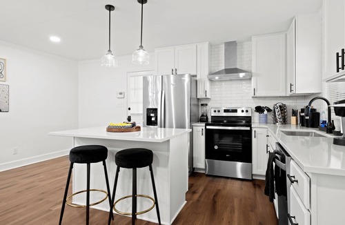 Rocky Mount House | Ultimate Luxury 3 Bedroom In The Heart Of City