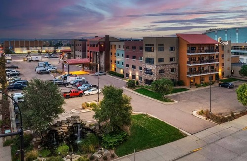 Sioux City Hotel | Ultimate Relaxation: Heated Pool & Whirlpool Suites in Historic Downtown Area